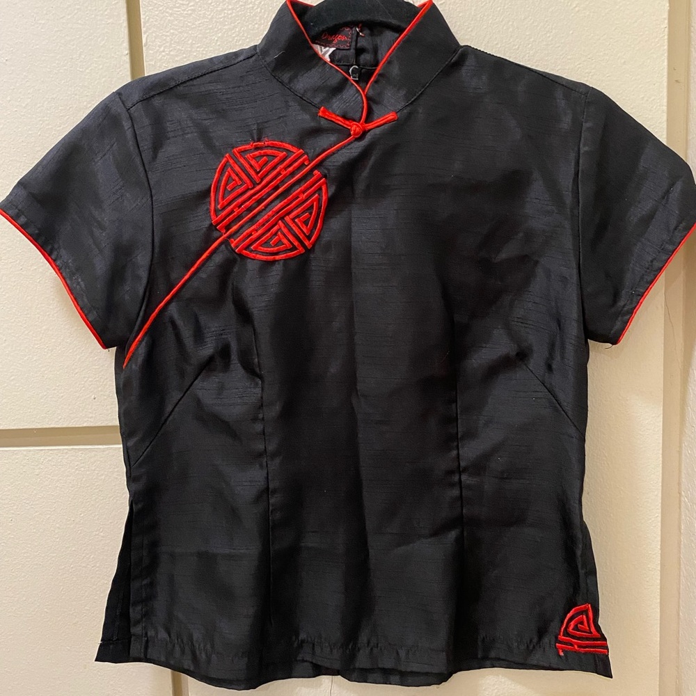 Silver Dragon Medium Black & Red Traditional Oriental Collared Zip Up Blouse